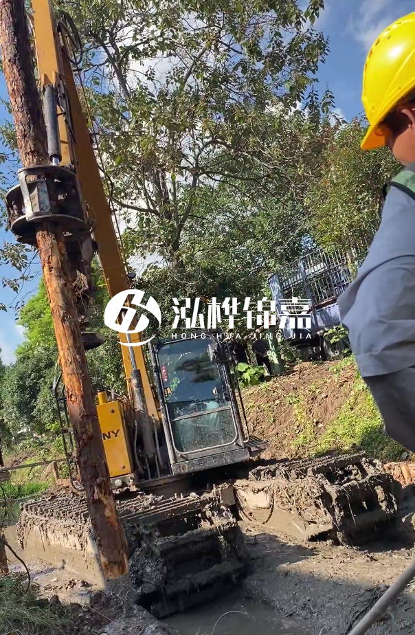 景德鎮(zhèn)河道清淤專業(yè)施工-狹窄河道挖機清理河道的方法？